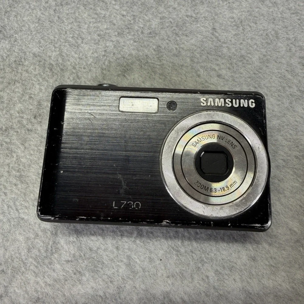 Samsung L730 Digital Camera 7.2MP 3x Zoom Parts Only Untested